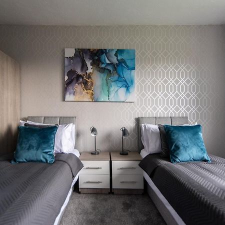 3 Bed Apartment - Perfect For Contractors Near Liverpool Airport เฮล ภายนอก รูปภาพ