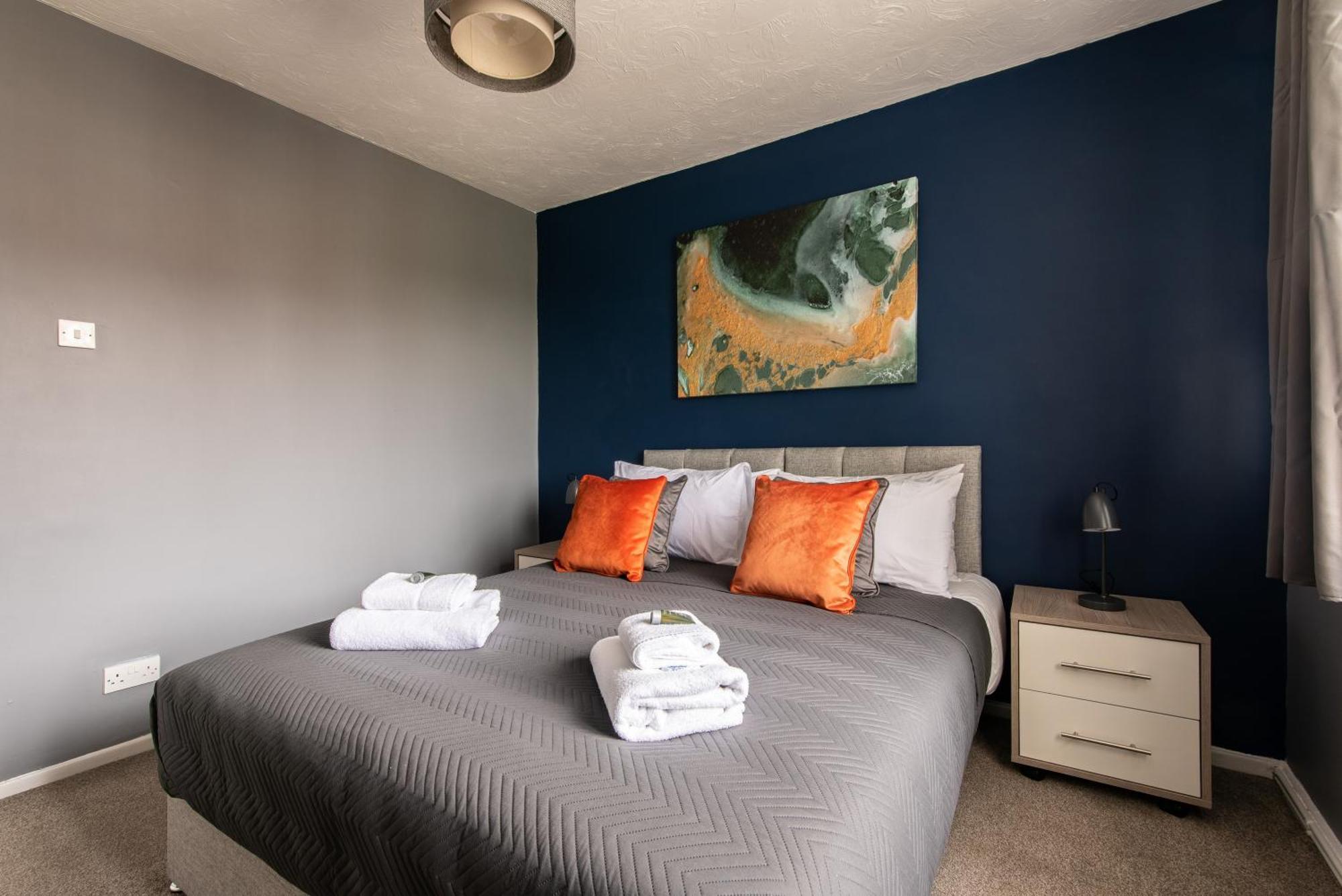 3 Bed Apartment - Perfect For Contractors Near Liverpool Airport เฮล ภายนอก รูปภาพ