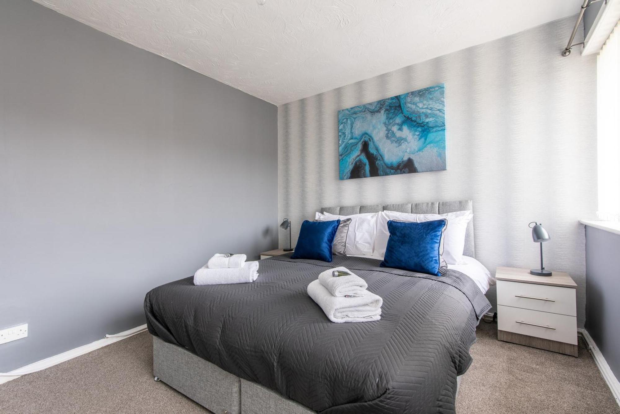 3 Bed Apartment - Perfect For Contractors Near Liverpool Airport เฮล ภายนอก รูปภาพ