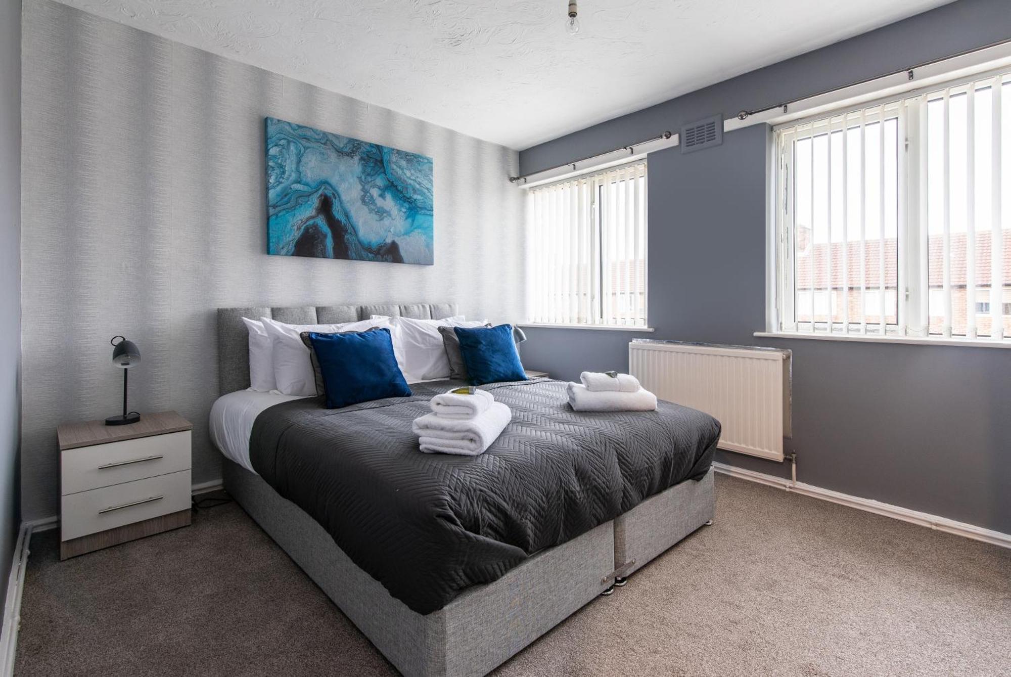 3 Bed Apartment - Perfect For Contractors Near Liverpool Airport เฮล ภายนอก รูปภาพ