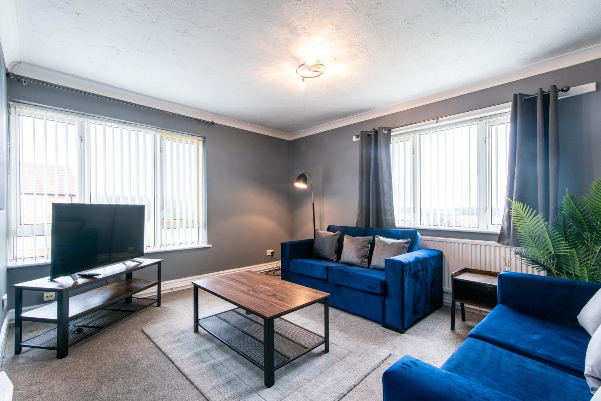 3 Bed Apartment - Perfect For Contractors Near Liverpool Airport เฮล ภายนอก รูปภาพ